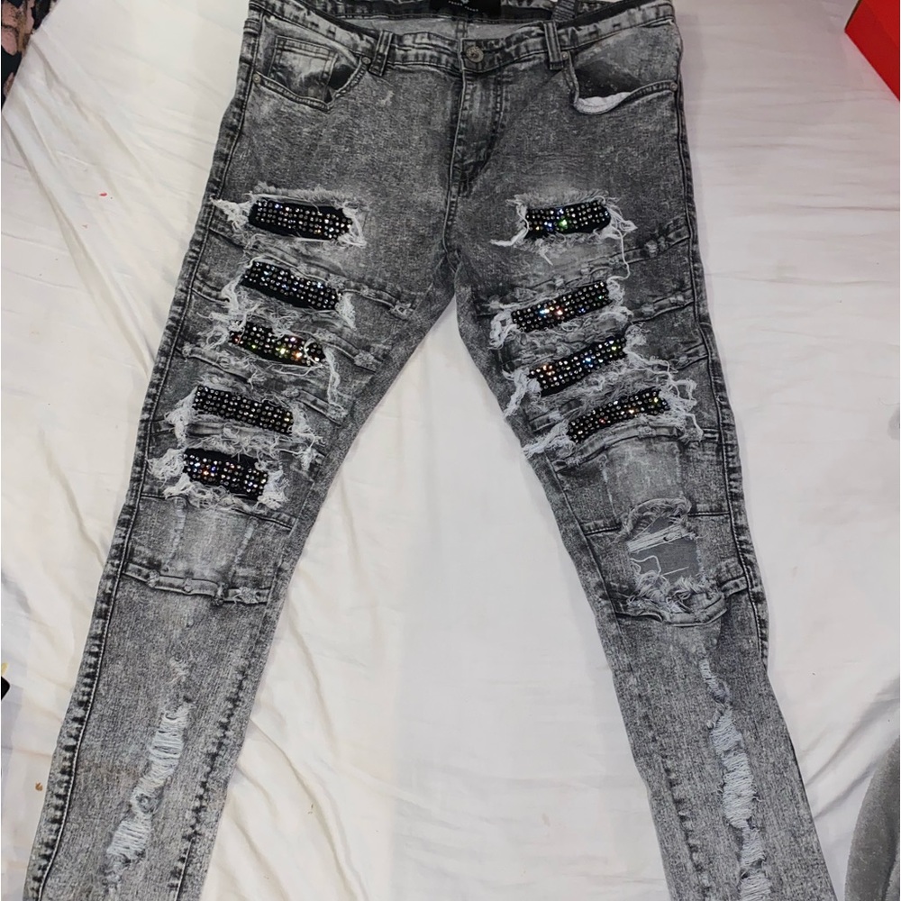 Men’s Ripped Jeans with Diamonds